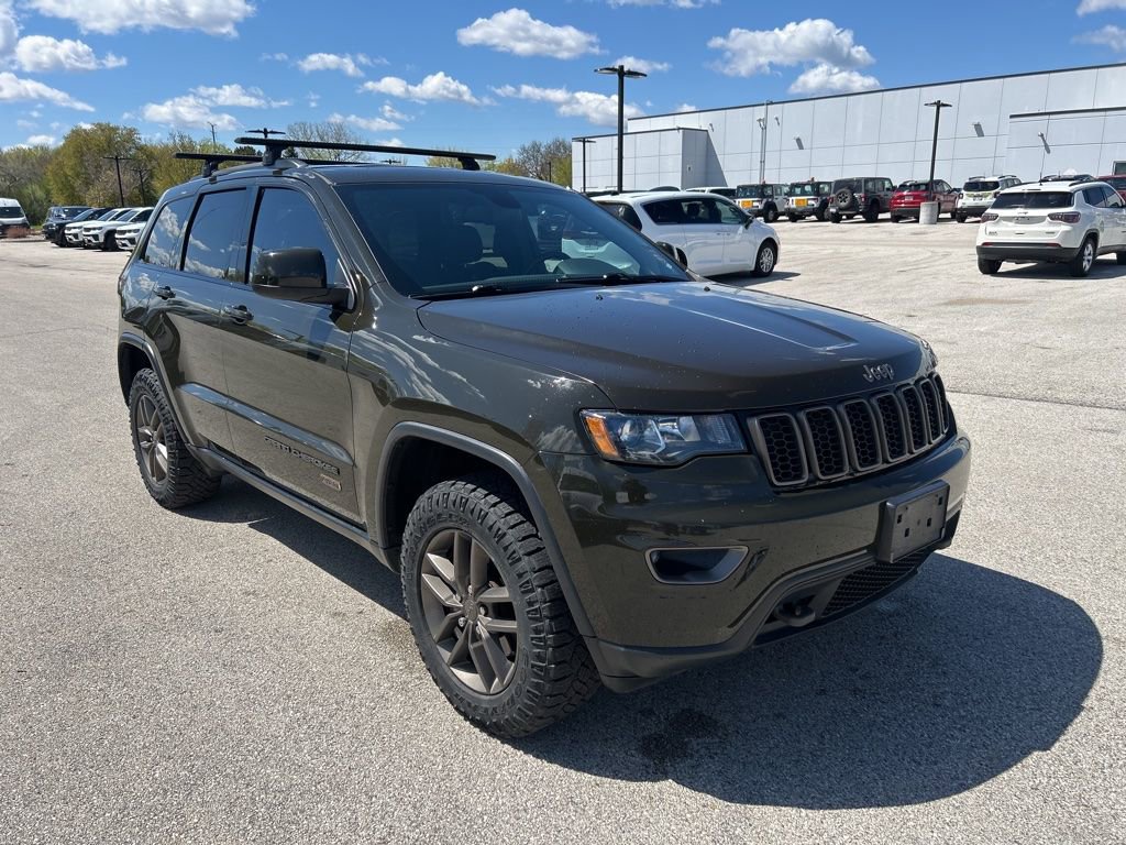 Used 2016 Jeep Grand Cherokee Laredo 75th Anniversary AWD/4WD image 5