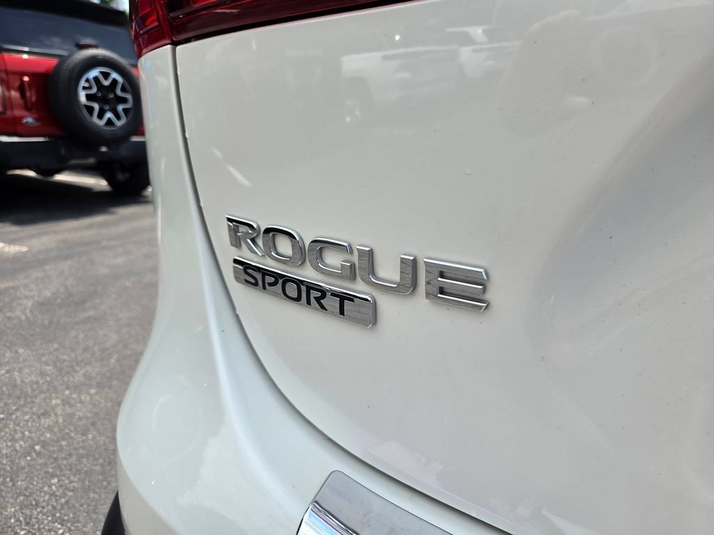 Used 2022 Nissan Rogue Sport SL AWD/4WD image 16