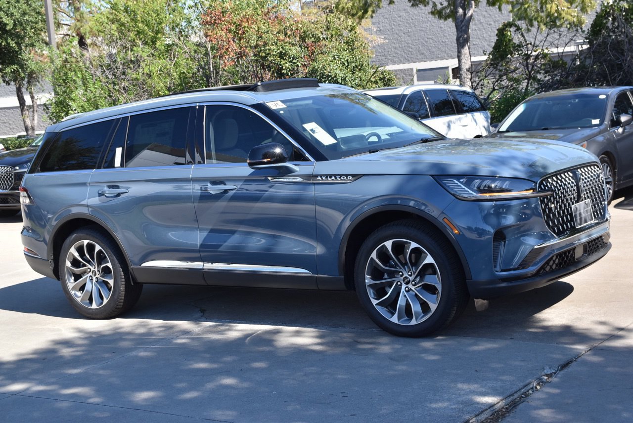 New 2026 Lincoln Aviator Reserve AWD/4WD image 4