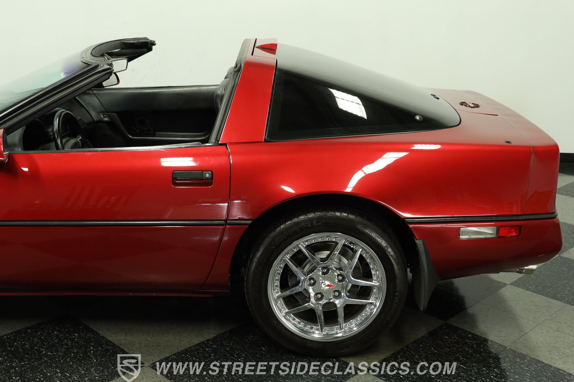 Used 1990 Chevrolet Corvette Coupe RWD image 24