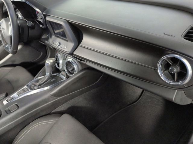 Used 2020 Chevrolet Camaro LT image 27