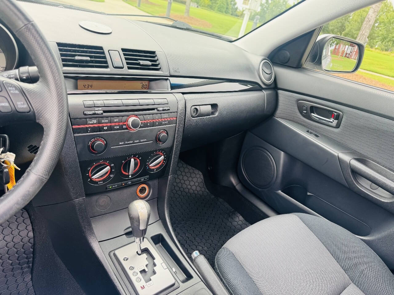 Used 2009 MAZDA MAZDA3 i Touring Value FWD image 11