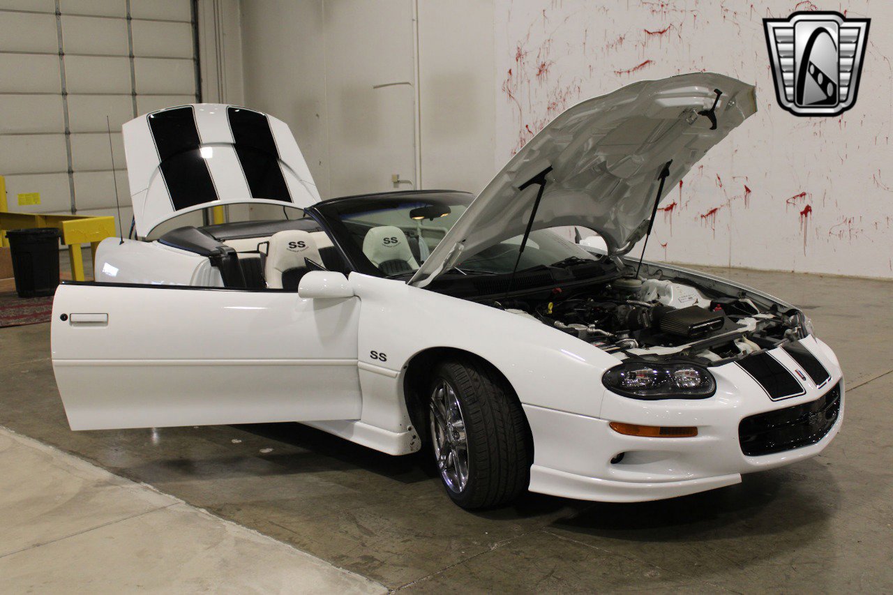 Used 2001 Chevrolet Camaro Z28 w/ SS Performance/Appearance Pkg image 23