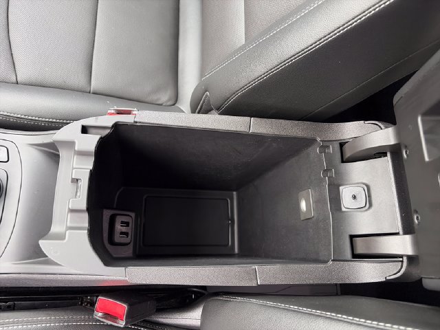 Used 2023 GMC Terrain SLT FWD image 25
