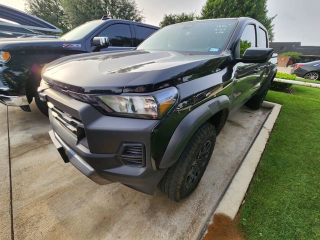 Used 2025 Chevrolet Colorado Trail Boss AWD/4WD image 3