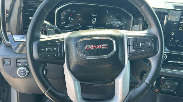 Used 2023 GMC Sierra 1500 SLT w/ SLT Premium Plus Package AWD/4WD image 19