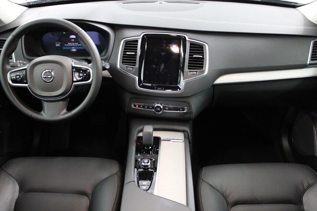 Certified 2025 Volvo XC90 B5 Core image 23