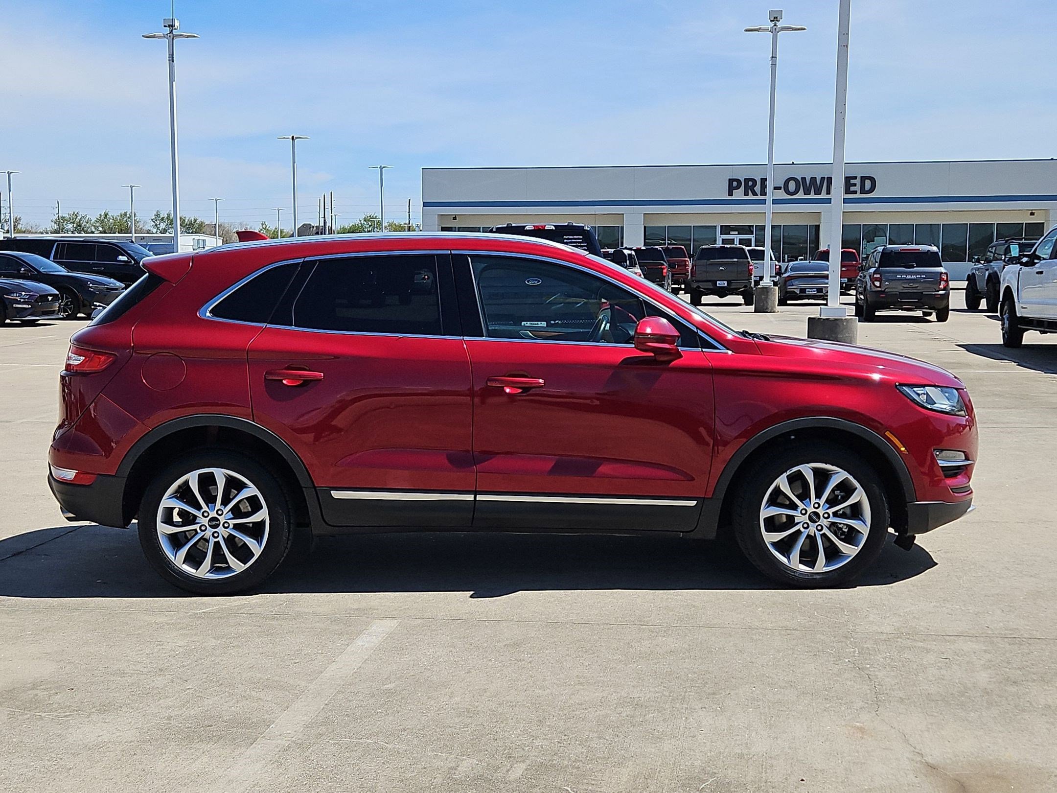 Used 2019 Lincoln MKC Select w/ Select Plus Package image 2