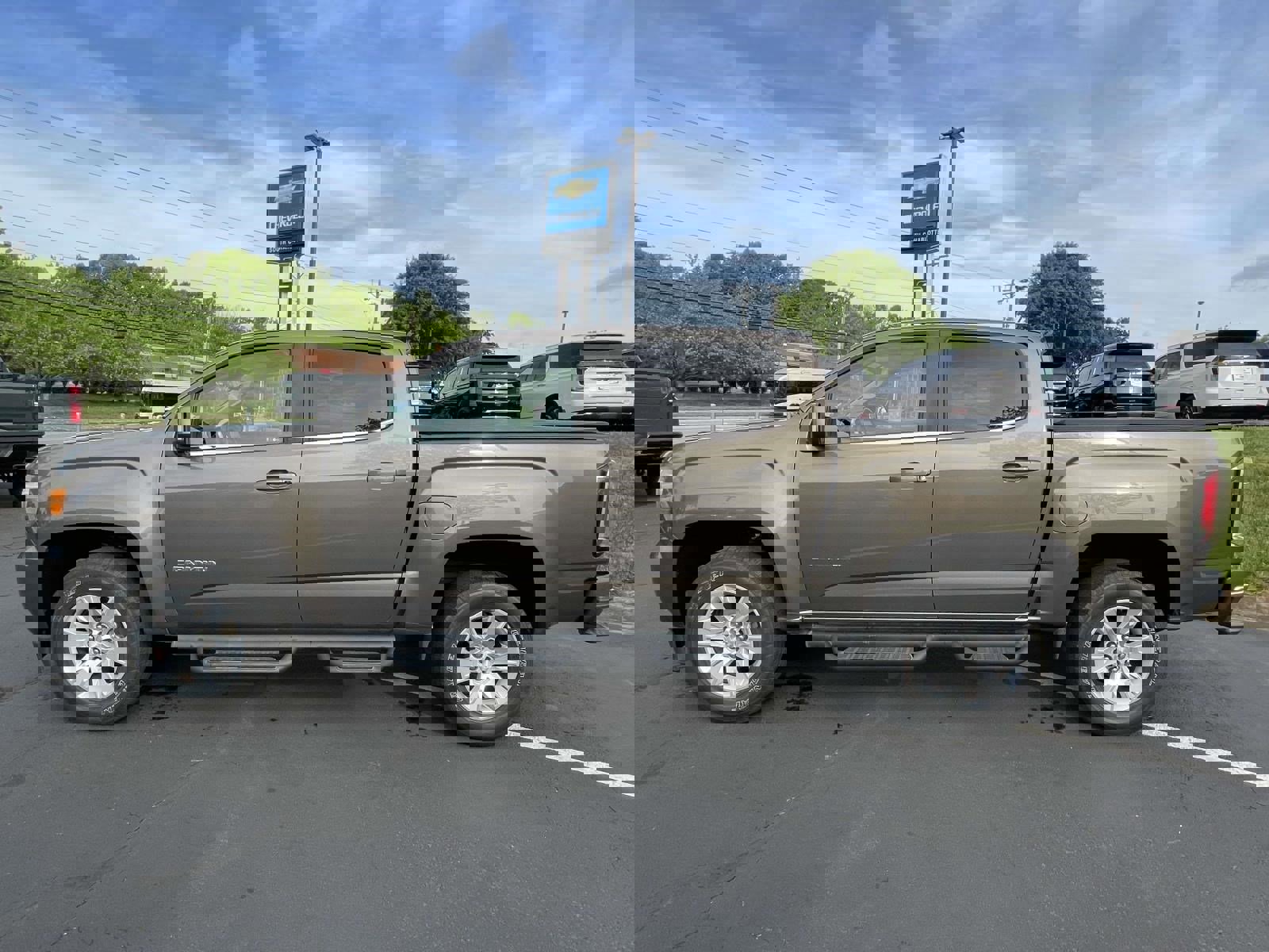 Used 2017 GMC Canyon SLE w/ SLE Convenience Package image 8