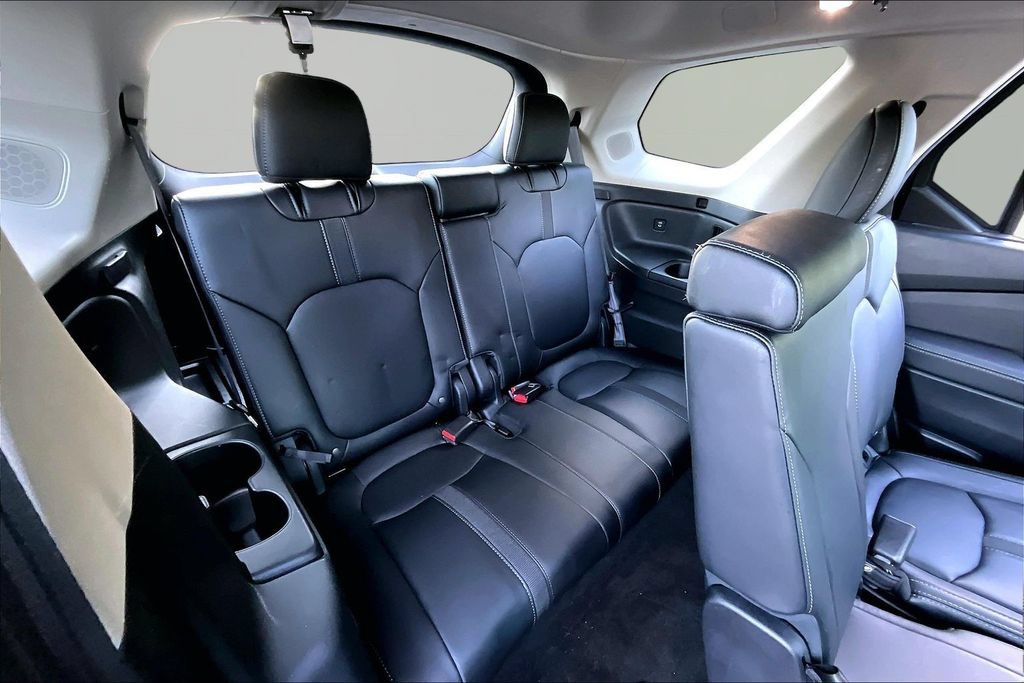 Certified 2025 Honda Pilot Touring image 18