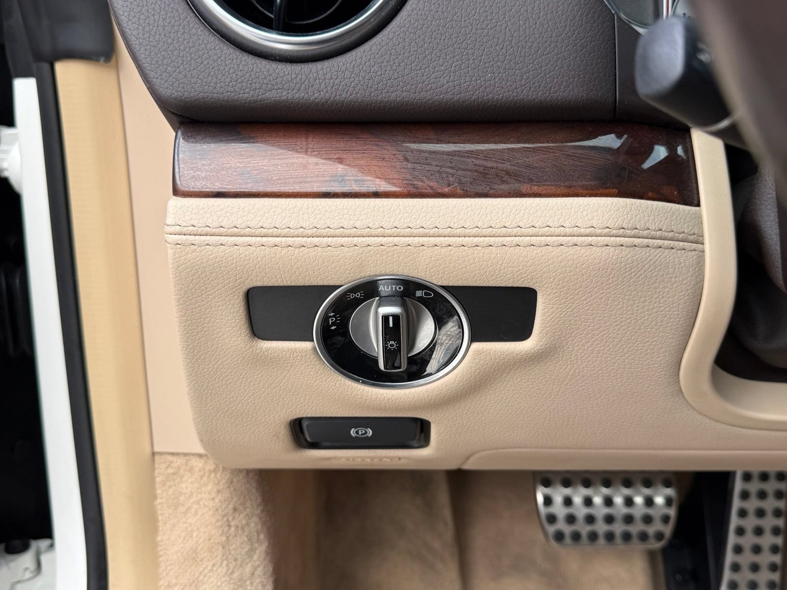 Used 2016 Mercedes-Benz SL 400 image 52