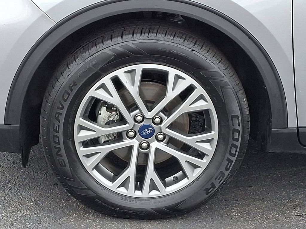 Certified 2022 Ford Escape SEL image 8