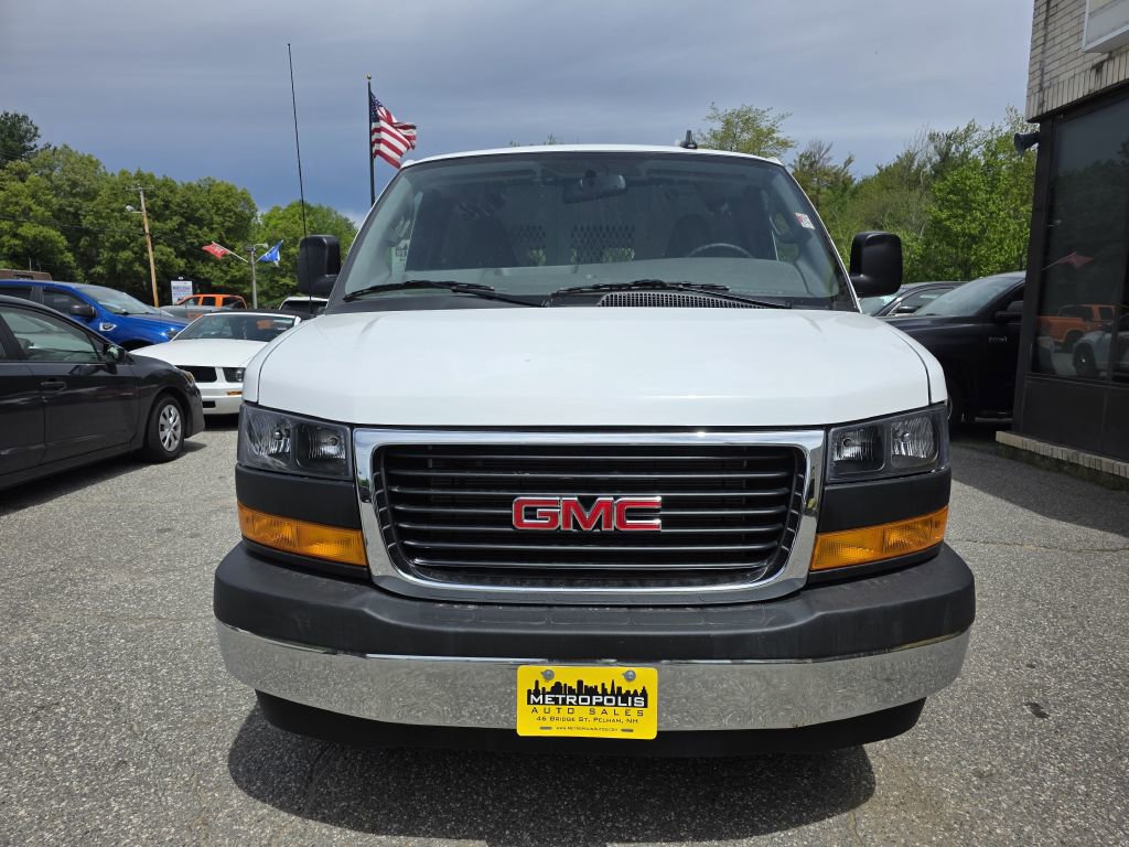 Used 2025 GMC Savana 2500 w/ Enhanced Convenience Package RWD image 3