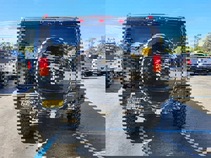 Used 2003 HUMMER H2 w/ Preferred Equipment Group image 4