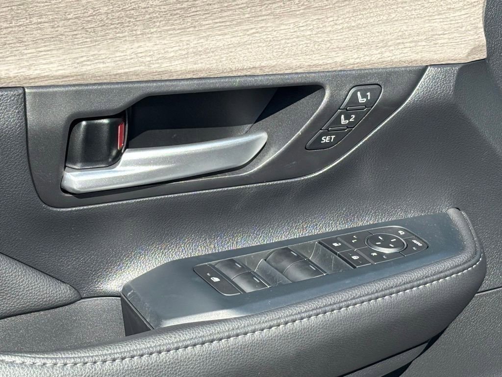 New 2024 Toyota Grand Highlander Limited image 28