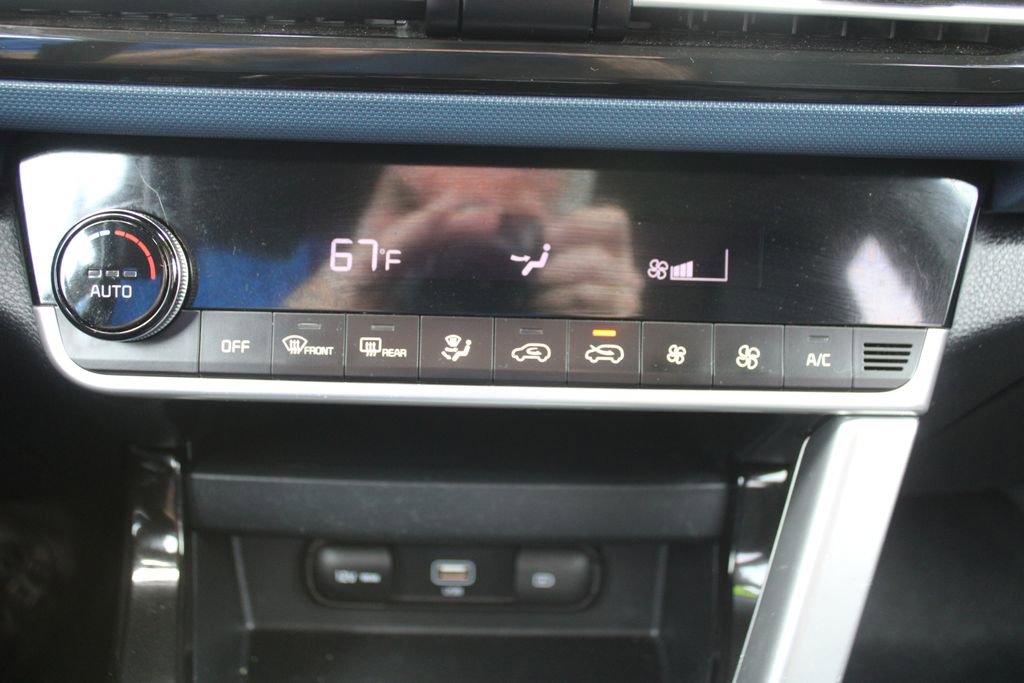 Used 2023 Kia Seltos S w/ Navigation Package FWD image 36