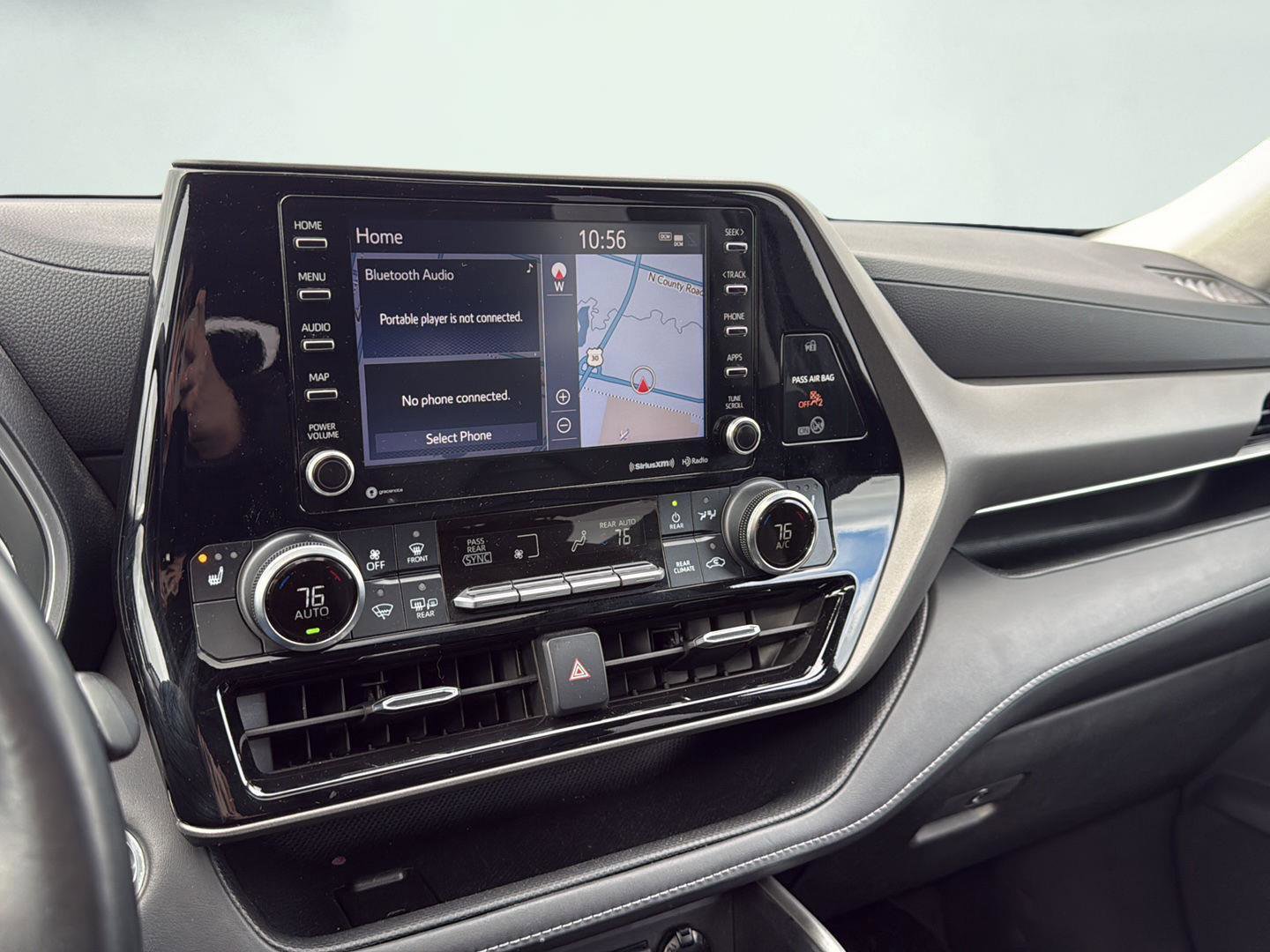 Used 2021 Toyota Highlander XLE image 14