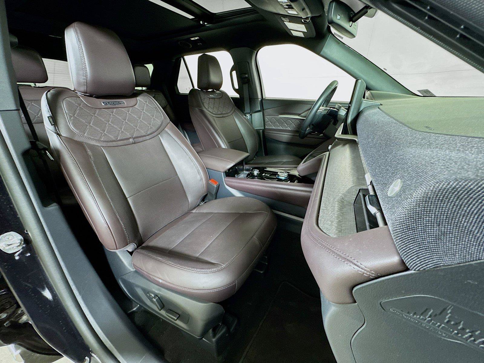 Used 2025 Ford Explorer Platinum AWD/4WD image 29