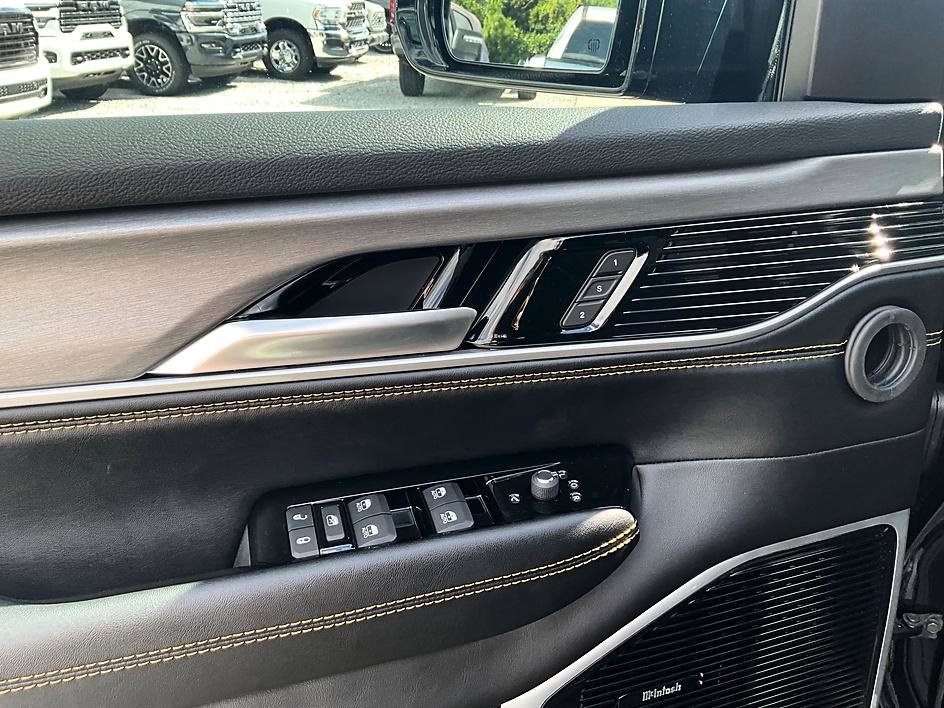 New 2026 Jeep Grand Wagoneer L 4WD image 15