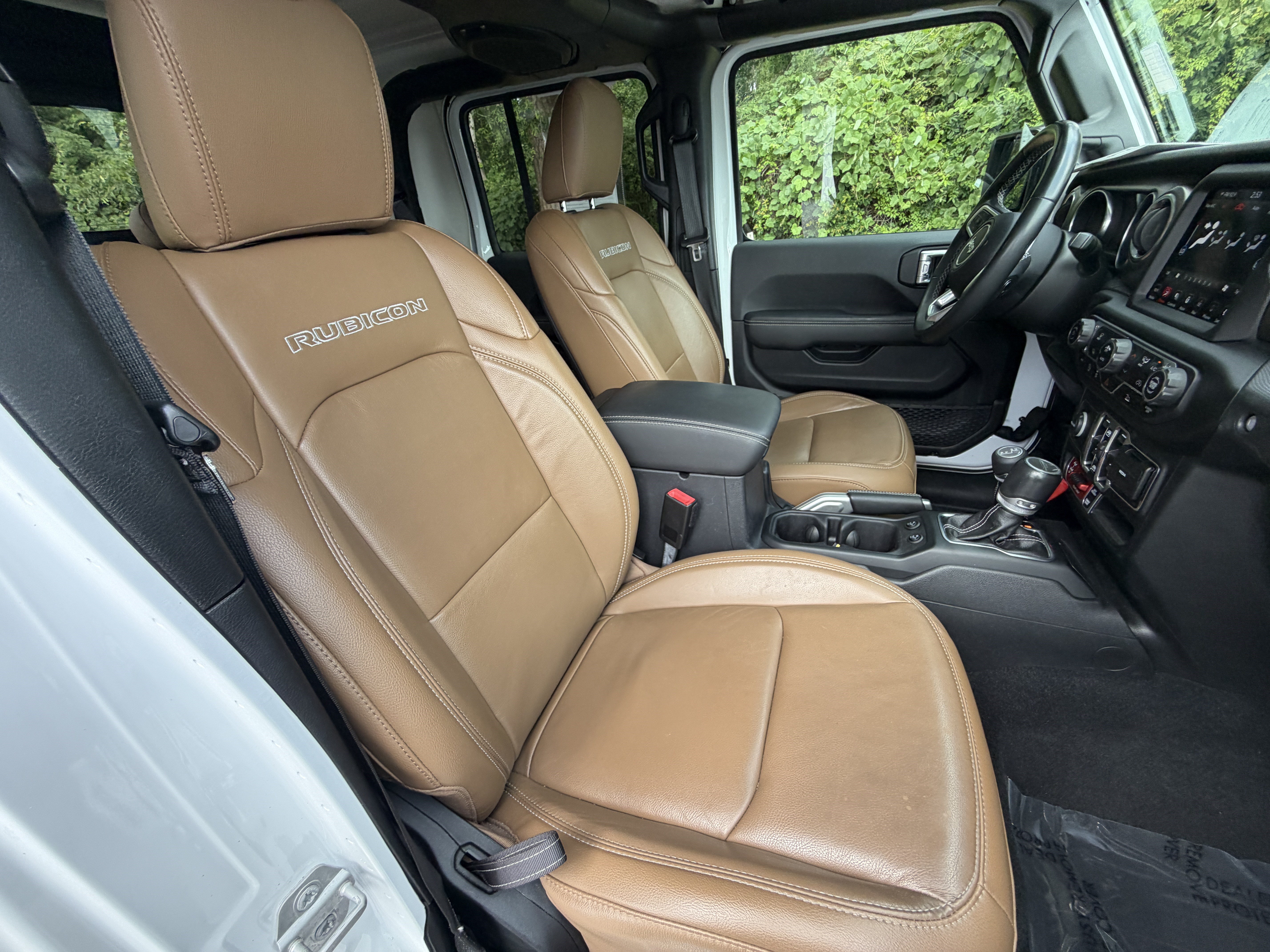 Used 2021 Jeep Gladiator Rubicon AWD/4WD image 16