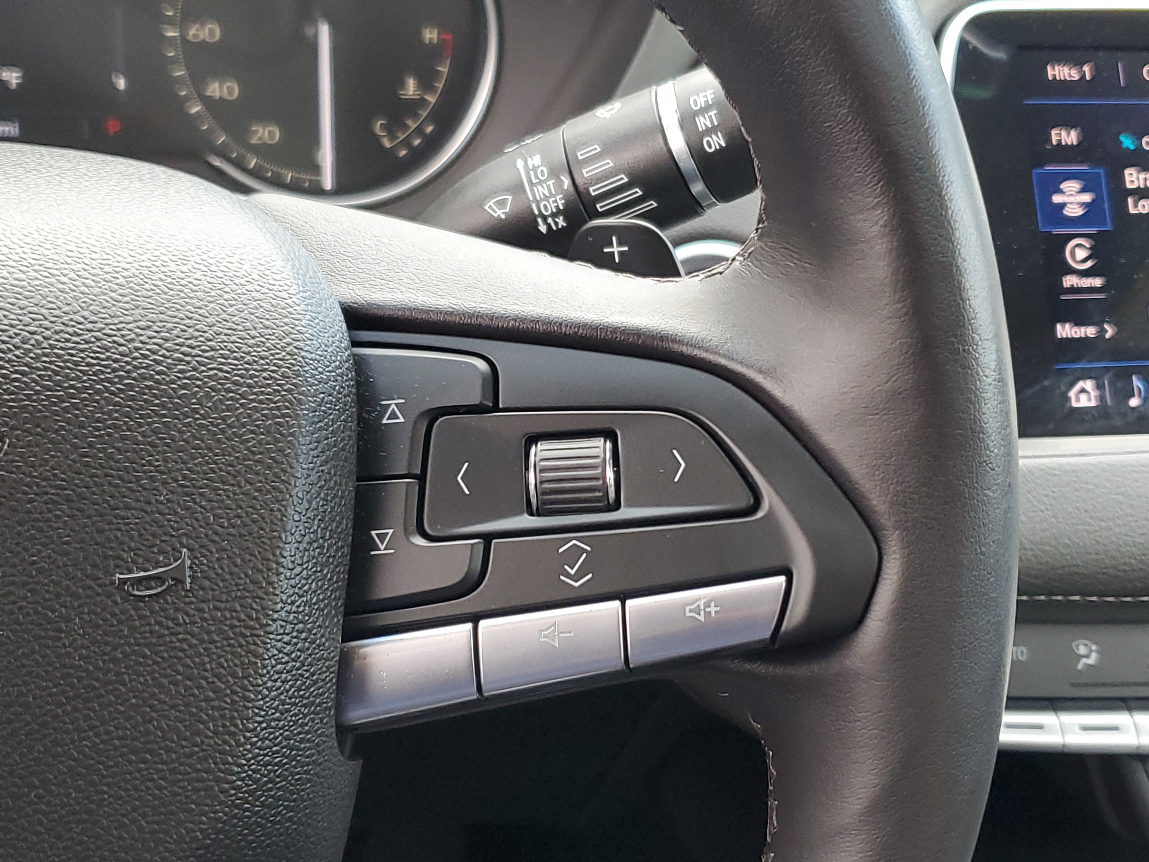 Certified 2023 Cadillac XT4 Luxury w/ Cold Weather Package FWD image 27