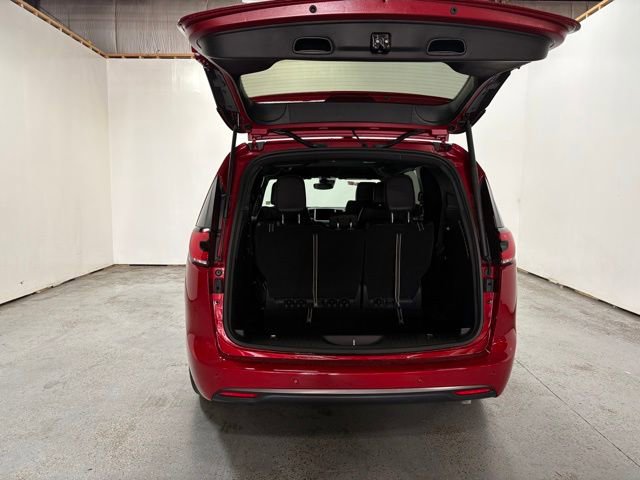 New 2026 Chrysler Pacifica Select FWD image 8