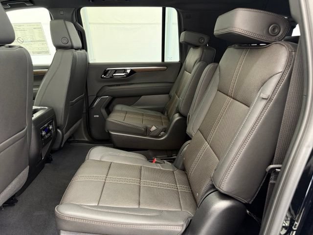 New 2026 Chevrolet Suburban High Country AWD/4WD image 19