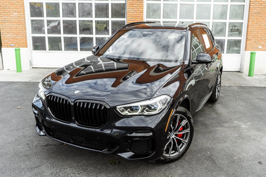 Used 2022 BMW X5 M50i w/ Executive Package image 2