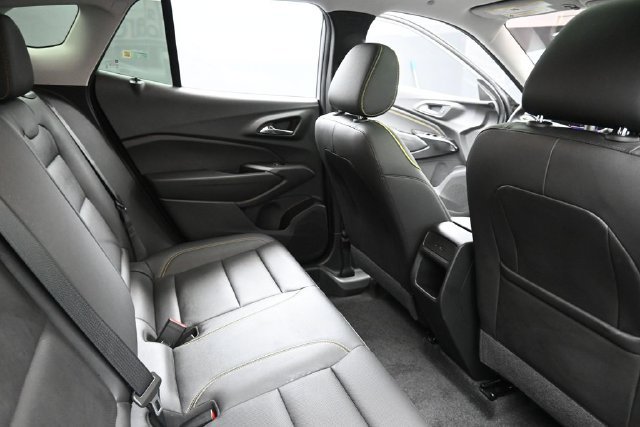 Used 2024 Chevrolet Trax ACTIV w/ Sunroof Package FWD image 31