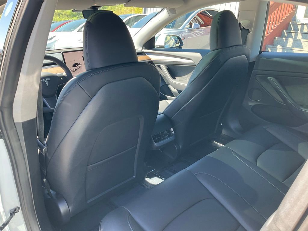 Used 2023 Tesla Model 3 Standard Range image 32