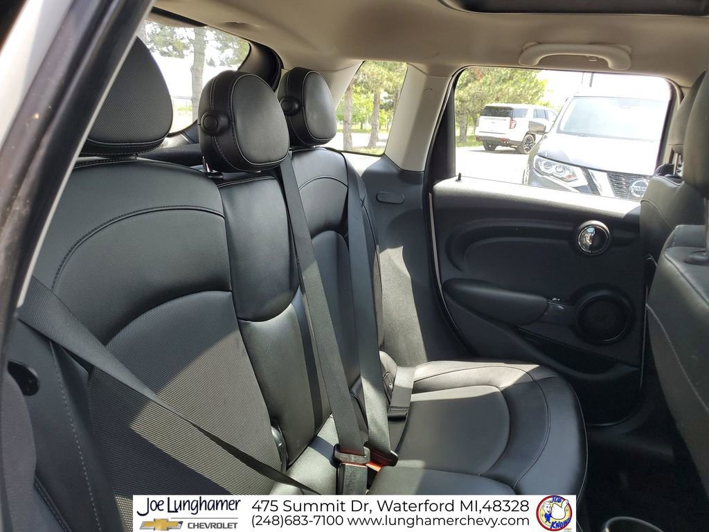 Used 2016 MINI Cooper 4-Door Hardtop FWD image 26