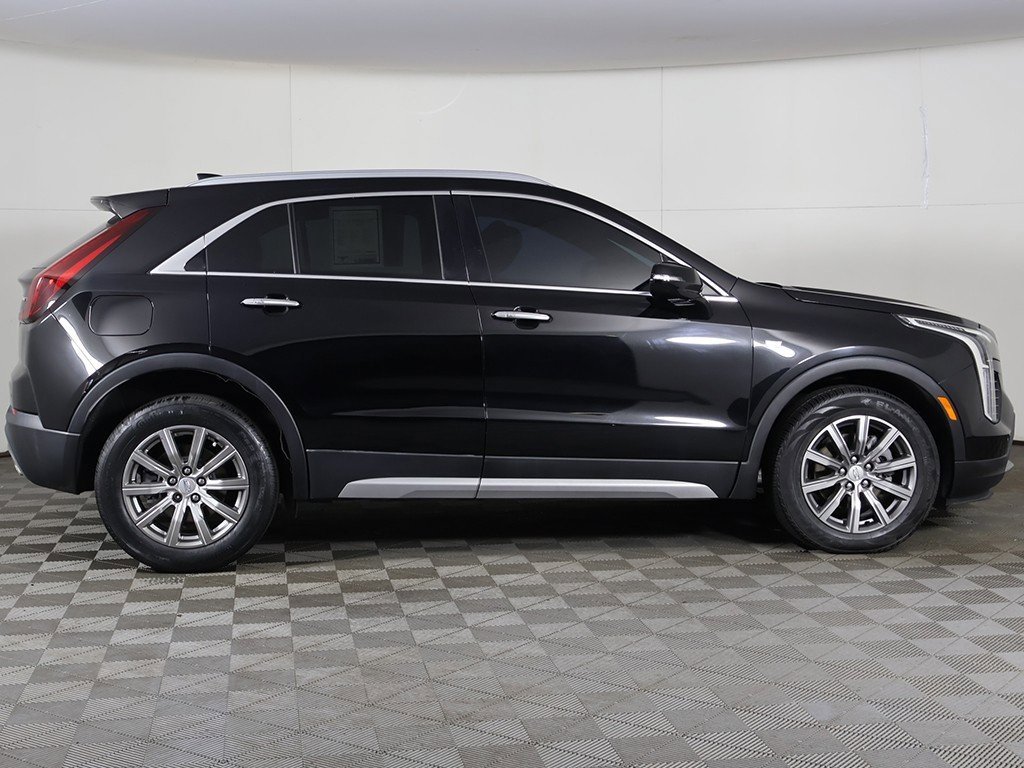 Used 2022 Cadillac XT4 Premium Luxury w/ Safety Alert Package image 16