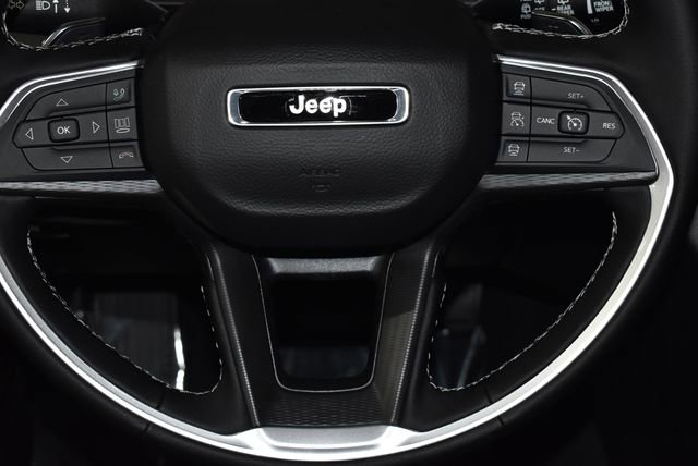 New 2025 Jeep Grand Cherokee Altitude image 24