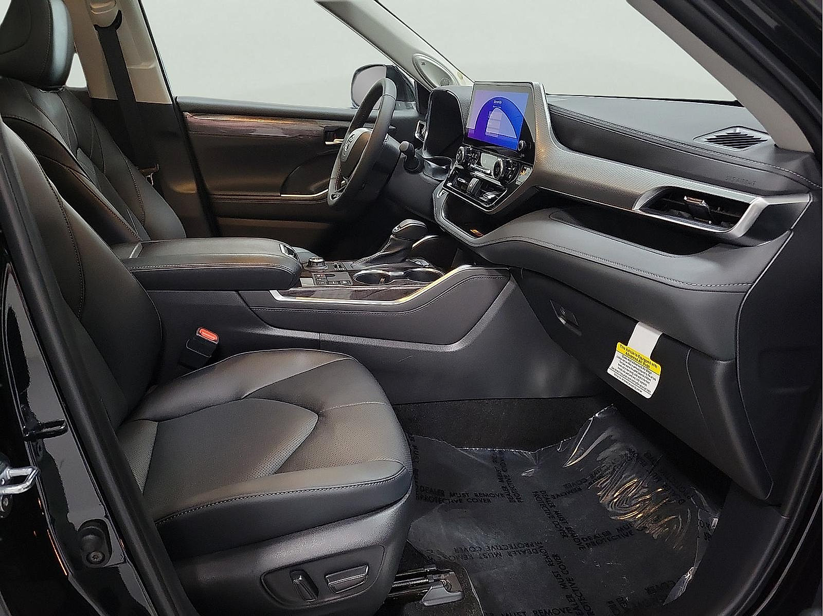 Certified 2026 Toyota Highlander Platinum AWD/4WD image 15
