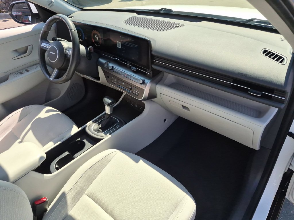 Used 2025 Hyundai Kona SEL FWD image 32