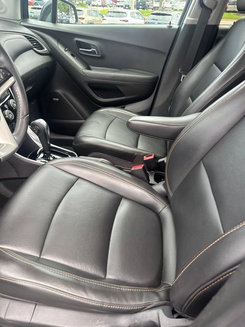 Used 2018 Chevrolet Trax Premier AWD/4WD image 2