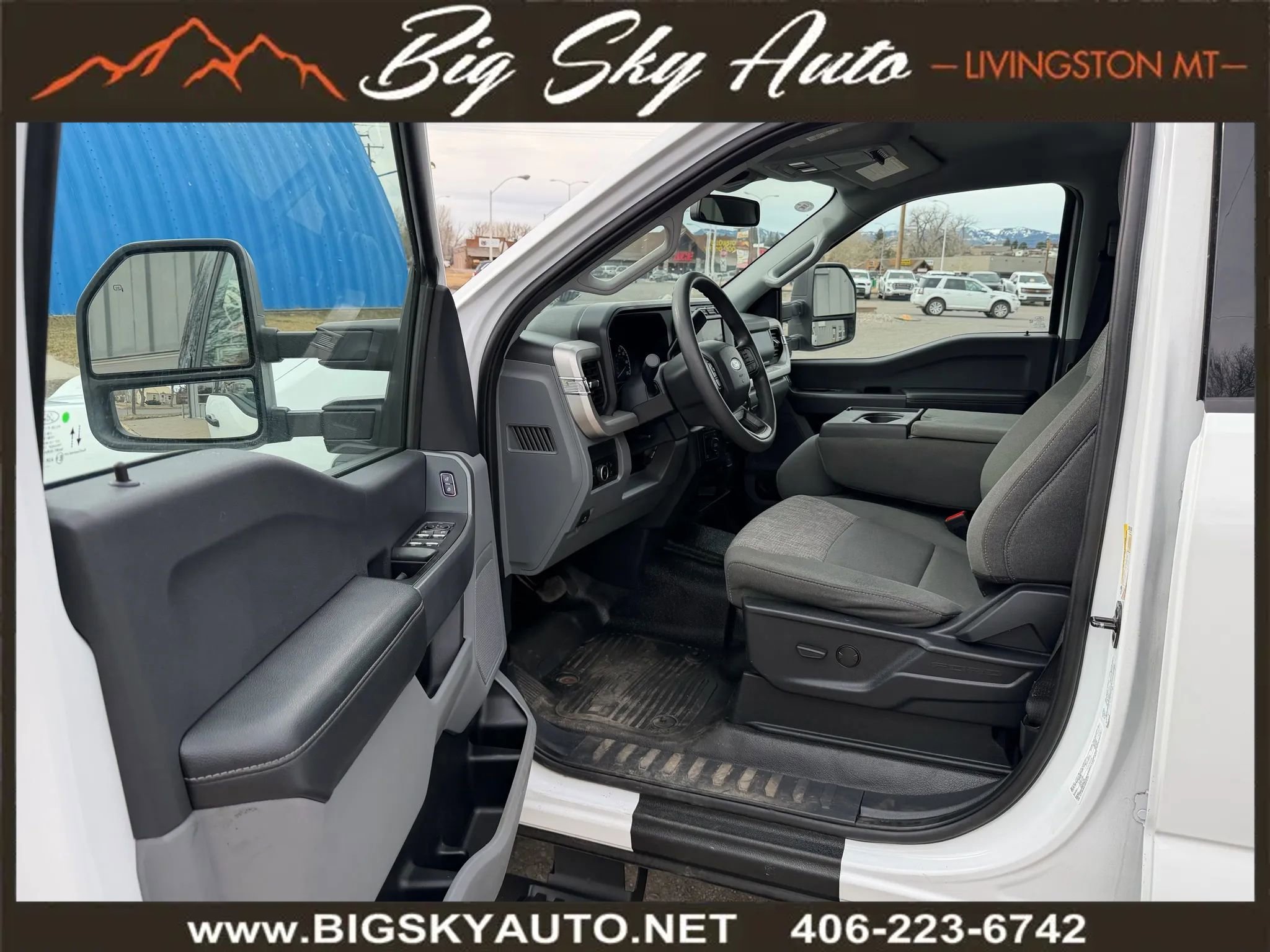 Used 2023 Ford F250 XLT w/ FX4 Off-Road Package image 12