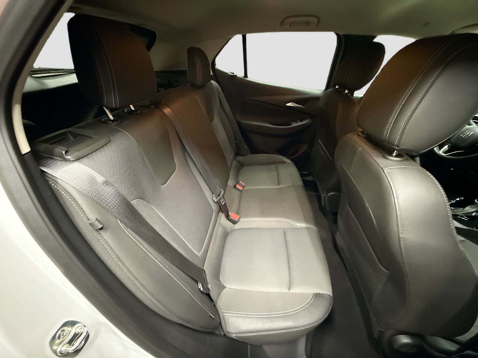 Used 2025 Buick Encore GX Preferred FWD image 27