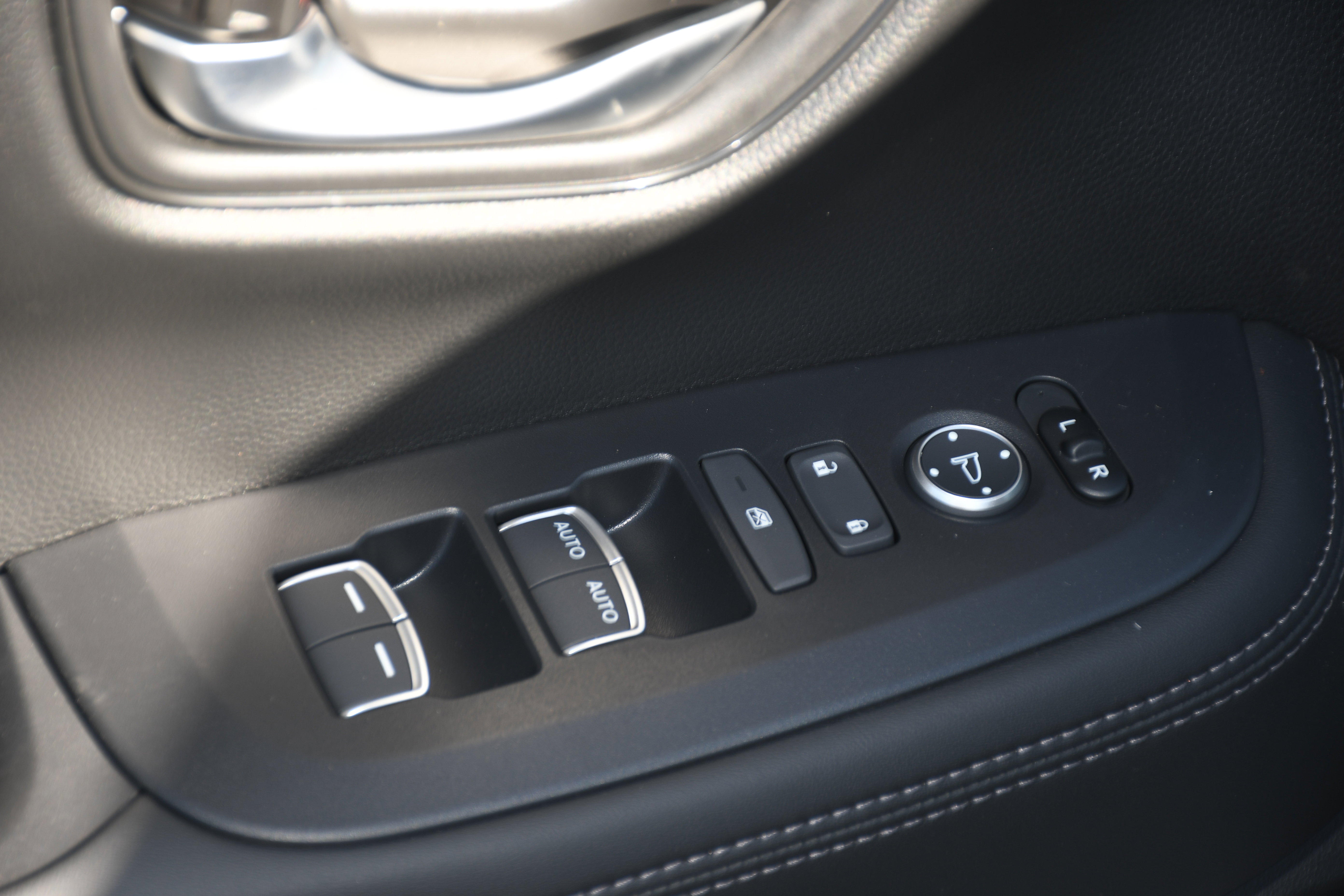 New 2026 Honda HR-V EX-L image 6