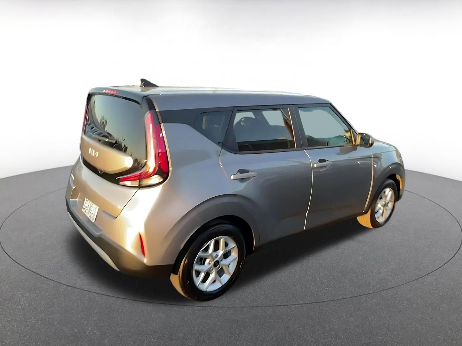 Used 2025 Kia Soul LX w/ LX Technology Package FWD image 15