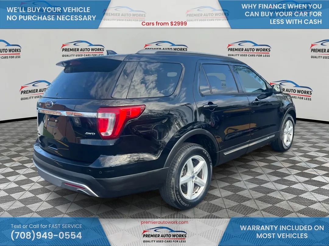 Used 2017 Ford Explorer XLT w/ Equipment Group 202A AWD/4WD image 4