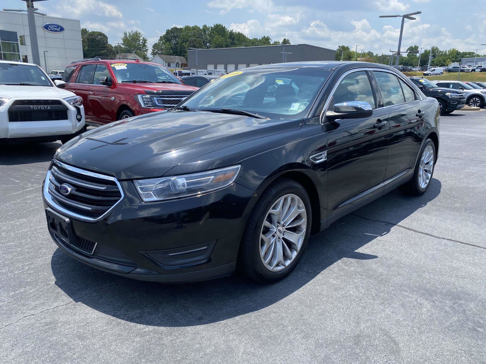 Used 2015 Ford Taurus Limited FWD image 3
