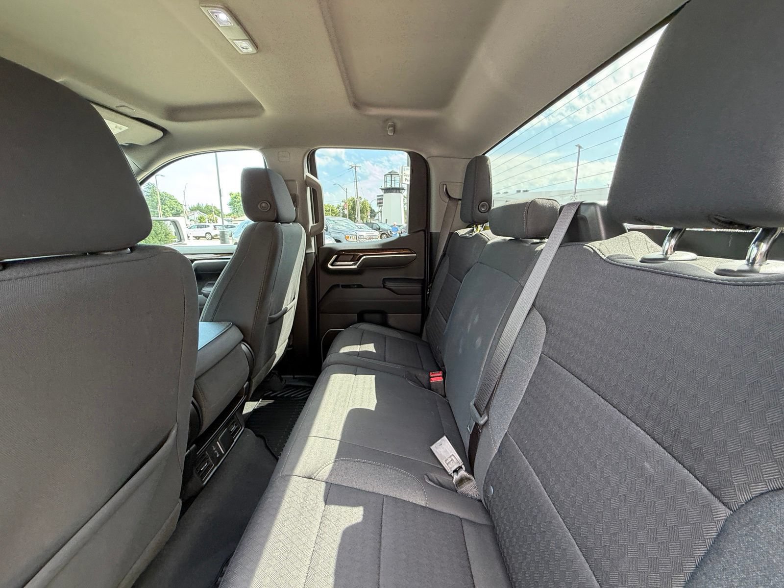 Used 2023 GMC Sierra 1500 SLE w/ X31 Off-Road Package AWD/4WD image 5