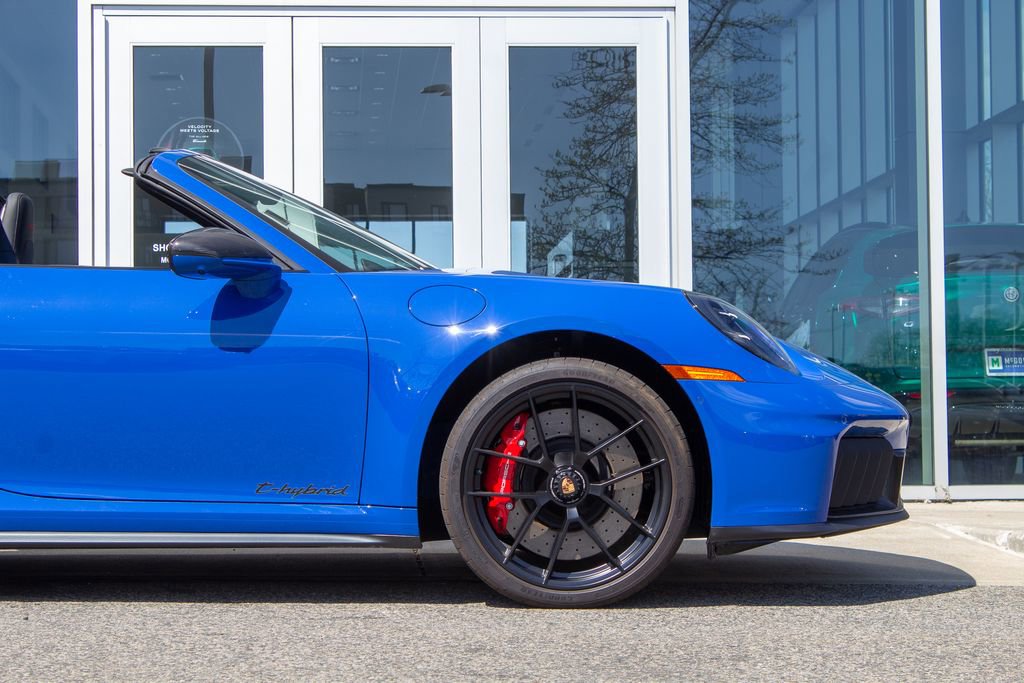 Used 2025 Porsche 911 Targa 4 GTS w/ Premium Package AWD/4WD image 4