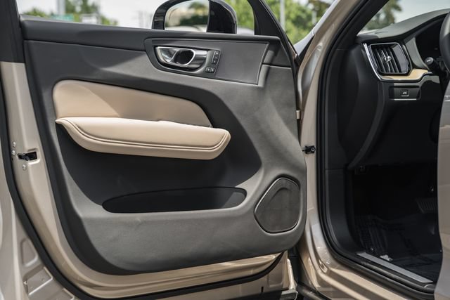 New 2026 Volvo XC60 B5 Plus w/ Protection Package Premier AWD/4WD image 40