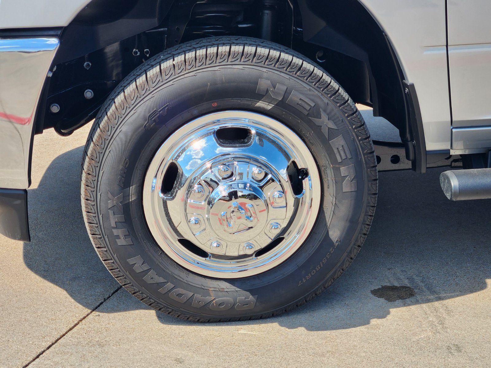 New 2027 RAM 3500 Tradesman AWD/4WD image 12