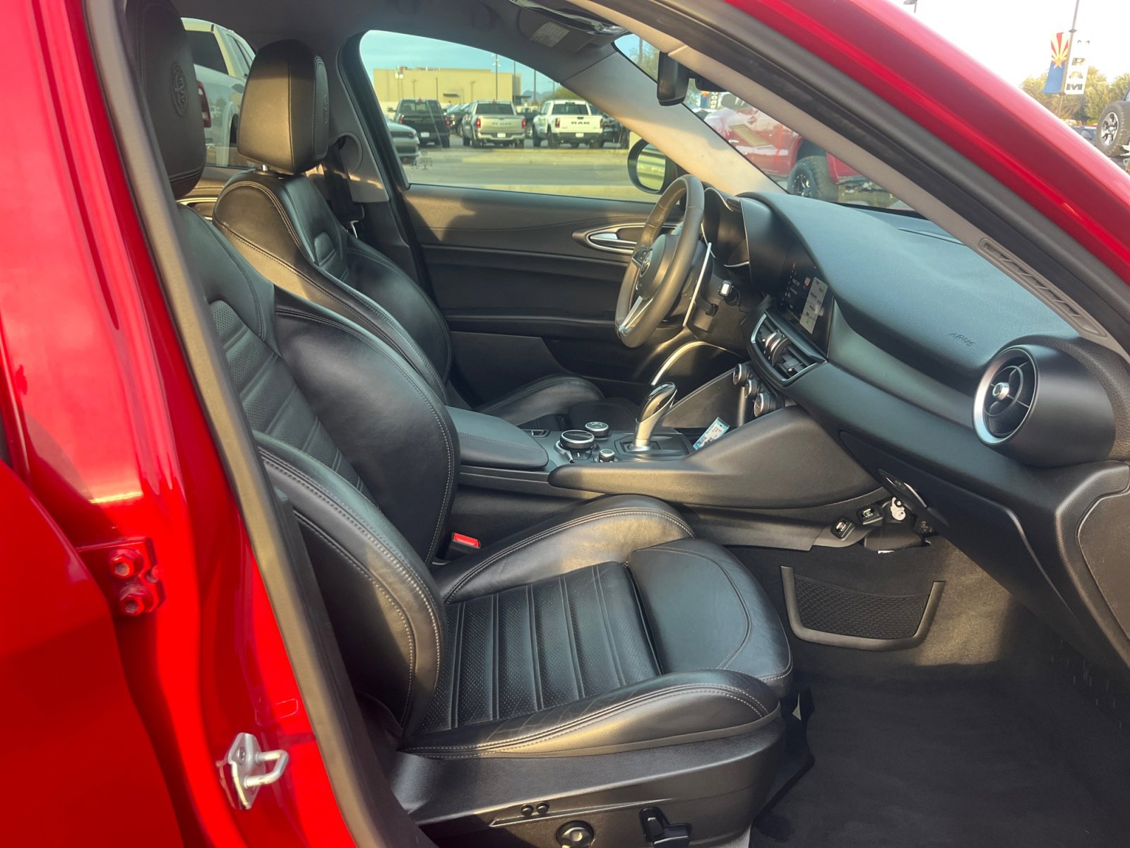 Used 2018 Alfa Romeo Giulia Base image 19