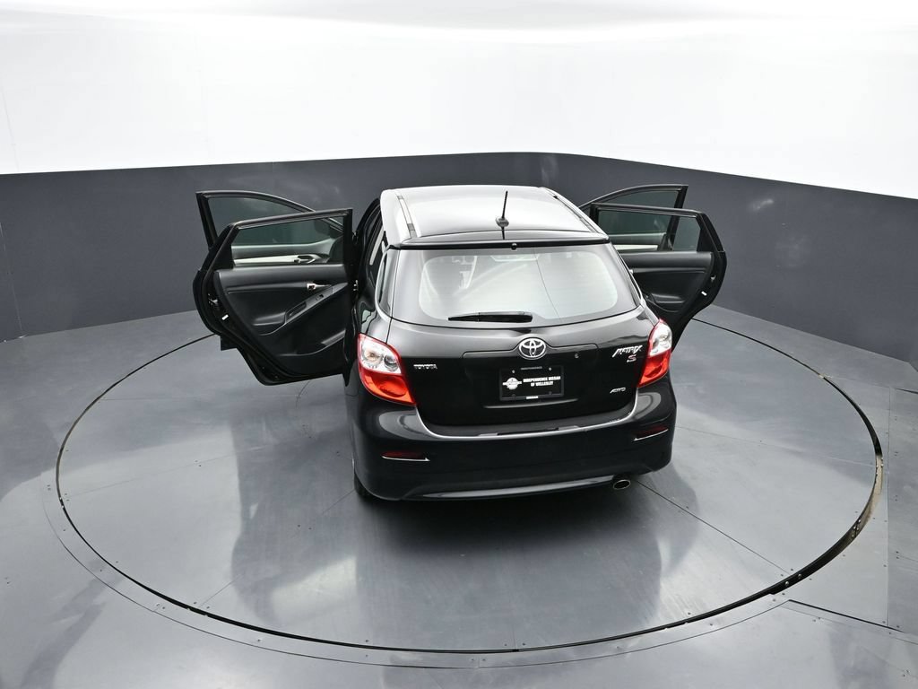 Used 2010 Toyota Matrix S AWD/4WD image 32