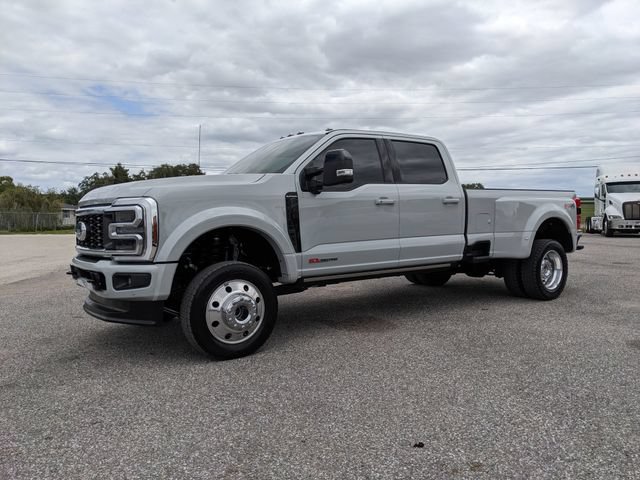 Certified 2025 Ford F450 Platinum w/ FX4 Off-Road Package AWD/4WD image 8