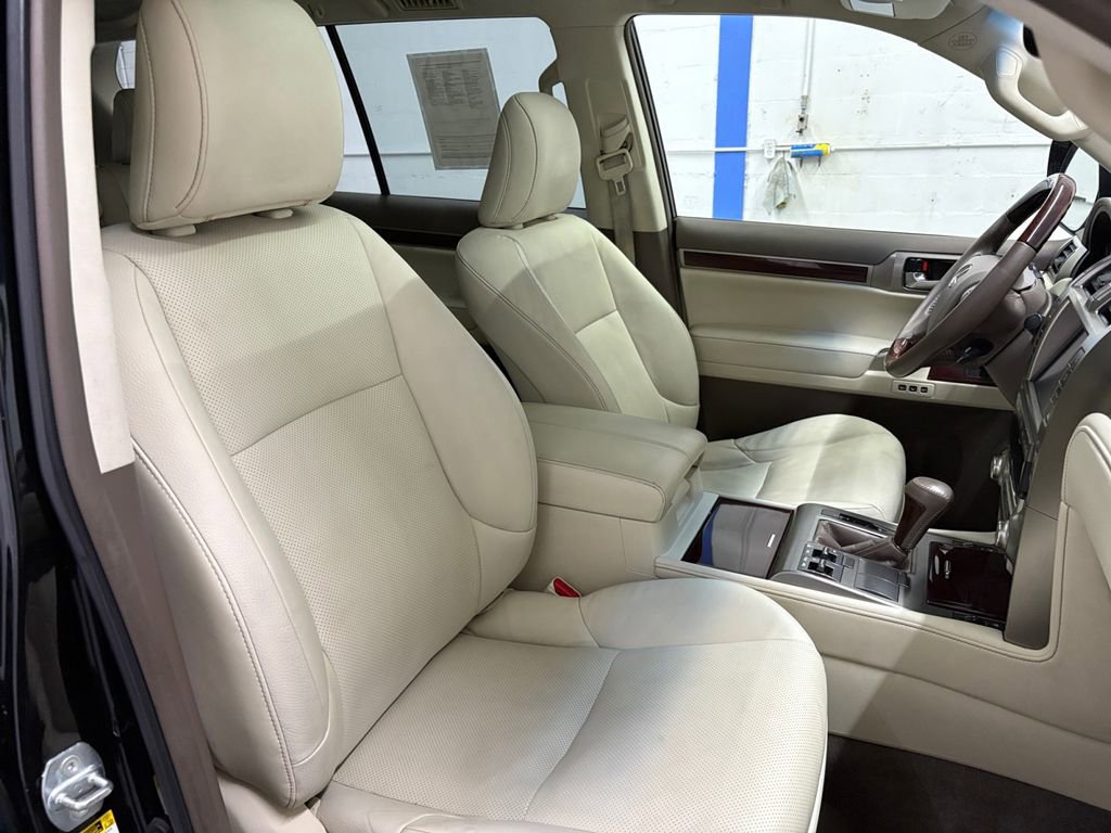 Used 2019 Lexus GX 460 Premium w/ Premium Package image 18